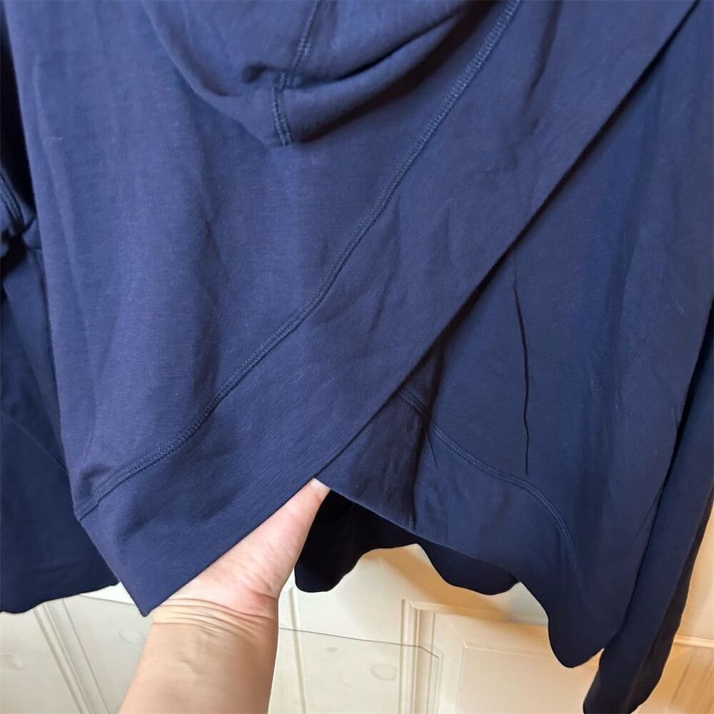 Livi Women's Active CozySoft Navy Blue V-Neck Hoodie Size 18/20 Casual Cool Back - Picture 7 of 10